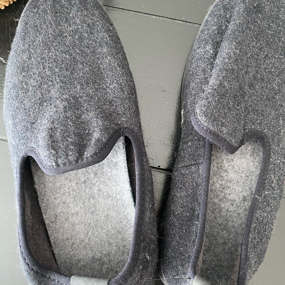 Allbirds slip on women’s shoes.